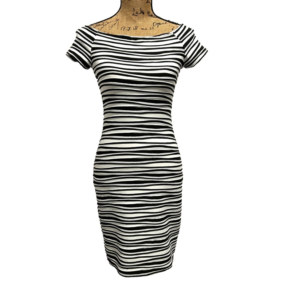 Y2K Brat Star‎ Dress 3D Knit Bodycon Pencil Stretch Black White Medium